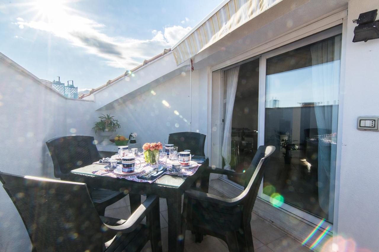 Penthouse Three Bedrooms Санремо Экстерьер фото